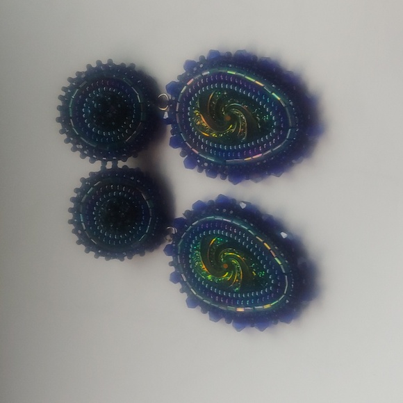 Hand beaded earrings - Picture 1 of 1